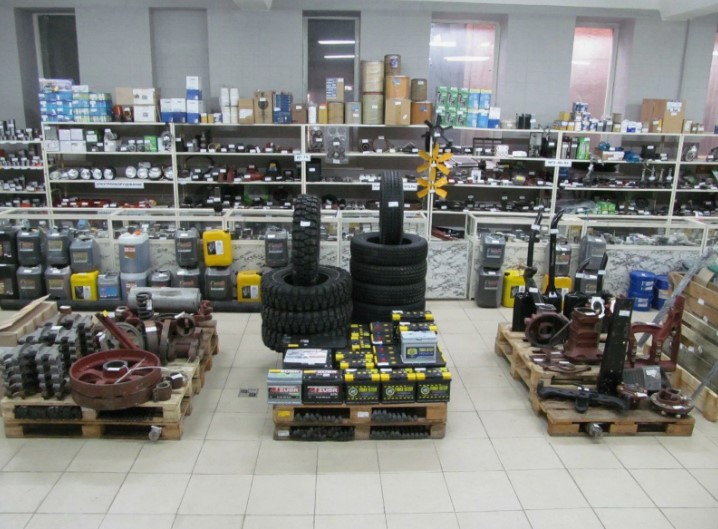 Склад запчастей